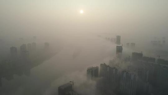云雾缭绕的衡阳湘江城市风光4k航拍
