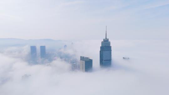 烟台城市世贸大厦平流雾