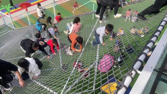 济南十里童话乐园，儿童无动力游玩设备