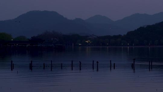 杭州 夜西湖 远处青山
