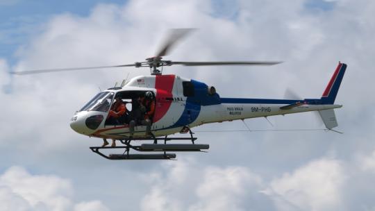 稳定：兰卡威航展警用AS355小松鼠直升机