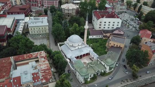 萨拉热窝皇帝清真寺的美丽景色在Milyacka V3的银行