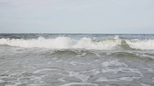 海岸上的巨浪
