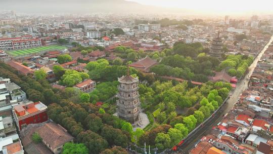 航拍福建泉州西街开元寺东西塔日出风光