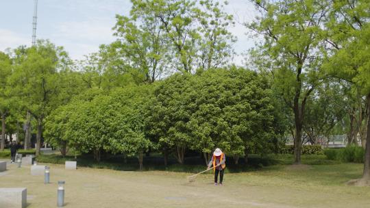 清洁工人公园扫地4K