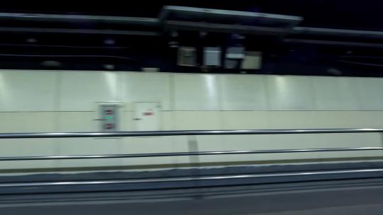 夜晚杭州市紫金港路南隧道车右行车空镜视频素材模板下载