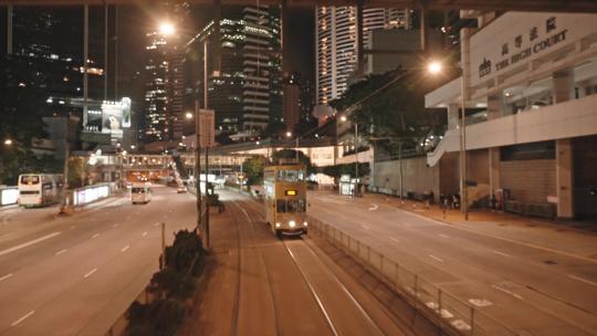 香港叮叮车夜景行驶前进视角