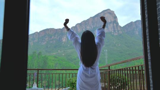 唯美女人背影手部特写升格