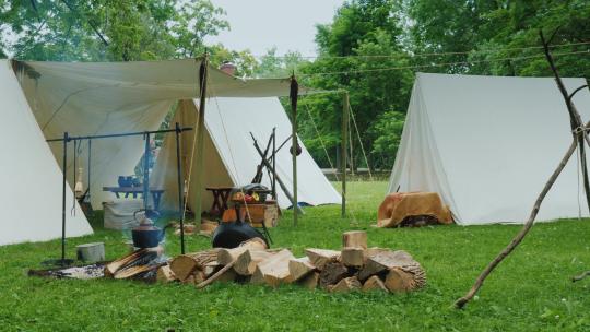 草地露营 帐篷 天幕 休闲生活 野餐