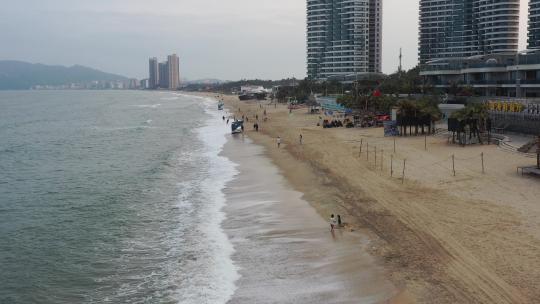 海浪沙滩海浪拍打沙滩航拍旅拍素材潮汐