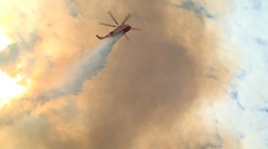 森林消防直升机扑救森林火灾视频素材模板下载
