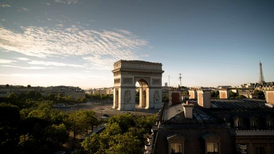 169_从远处看巴黎凯旋门的时光流逝