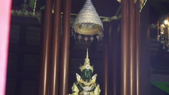 实拍泰国清莱玉佛寺大庙，分辨率4K