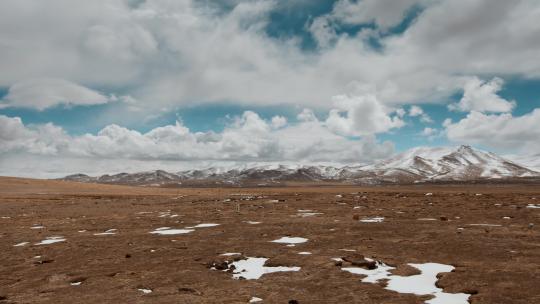 西藏旅游风光冈底斯山脉云层延时视频视频素材模板下载