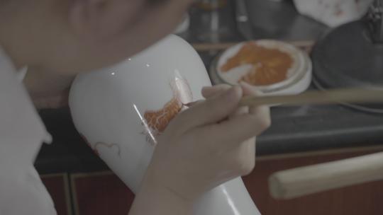 景德镇陶瓷手绘手艺人视频素材模板下载