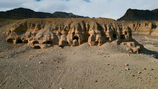 西藏旅游风光扎达土林戈壁石窟沙洞