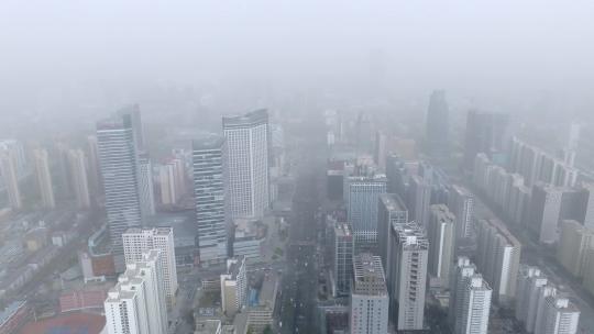 城市雾霾天气