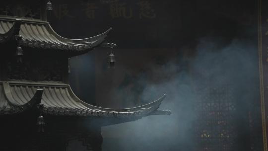 下雨天杭州寺庙上天竺香炉青烟袅袅视频素材模板下载