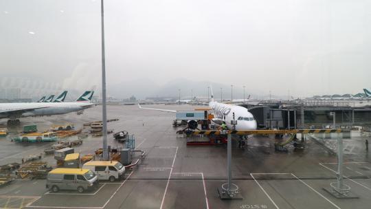 动感温馨香港仁川机场下午候机厅摄影