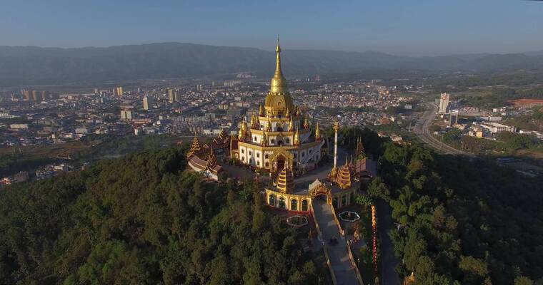 4k佛塔视频云南德宏城市芒市大金塔