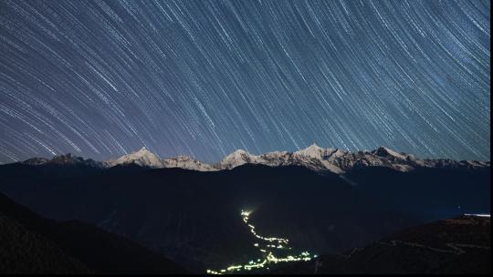 梅里雪山星空星轨延时摄影