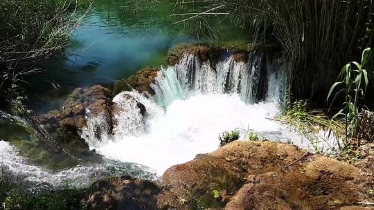 国家公园里美丽的瀑布景观视频素材模板下载