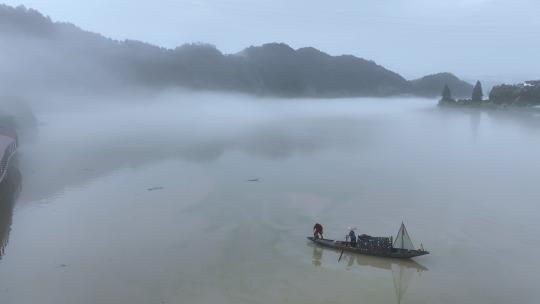 新安江渔民撒网捕鱼航拍高清在线视频素材下载
