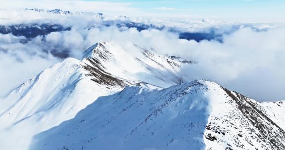 美丽自然风光川西雪山夹金山航拍风景云雾