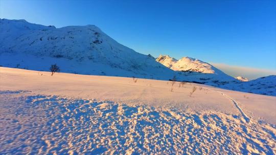 FPV无人机航拍自然风光冰山冰川河流雪山