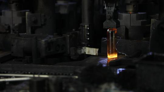 制造业高端玻璃瓶生产流水线
