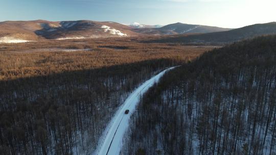 原创 内蒙古大兴安岭雪原森林公路航拍风光