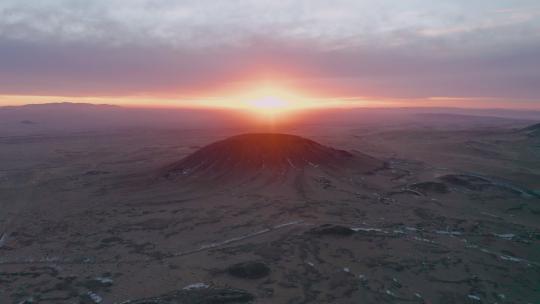 4k航拍内蒙古乌兰哈达火山朝霞日出