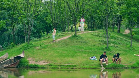 城市公园湖泊草坪视频素材模板下载
