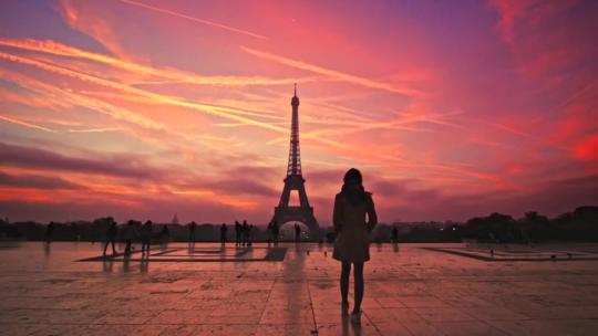 巴黎铁塔下的美景