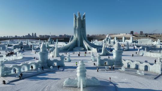 原创 哈尔滨冰雪大世界冰雕航拍景观视频素材模板下载