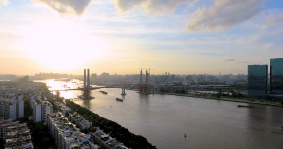 番禺洛溪大桥和地标广州塔旋转移动延时摄影