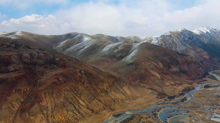 雪山河流视频青藏高原江河源头上游河流