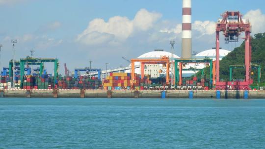 厦门港海沧港区现代化自动集装箱码头港口视频素材模板下载