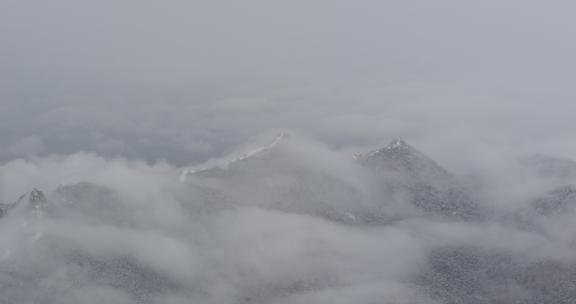 泰山山顶雨雪过后雾凇奇观