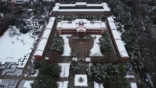 航拍冬天武汉雪景红色旅游辛亥革命纪念馆