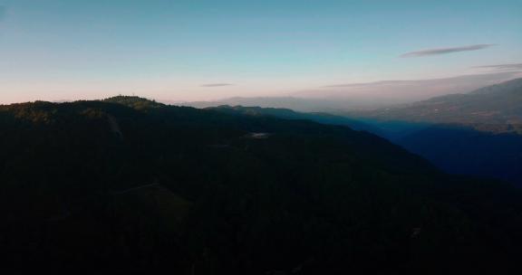 航怕云南腾冲高黎贡山秋天景色