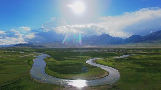 西藏辽阔草原弯曲河流大气自然风光航拍