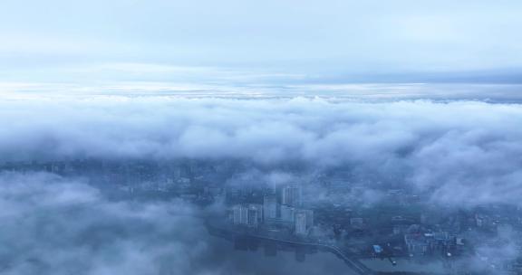 云雾下的江西省九江城市景观航拍视频