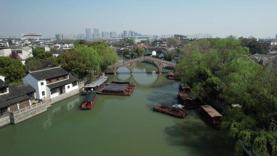 苏州市七里山塘古建筑水乡河流风光