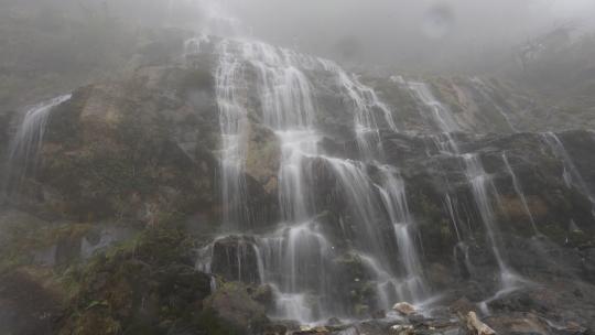 瀑布流水暴雨天气气候