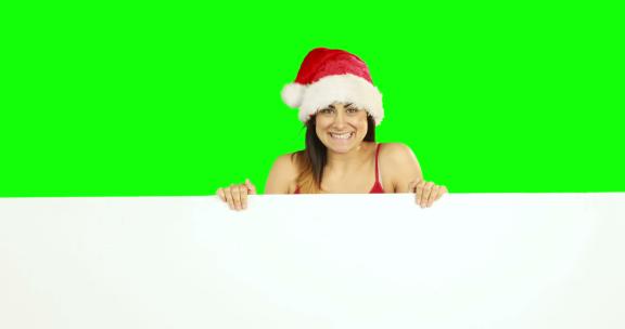 美女戴着圣诞帽显示在白色海报上