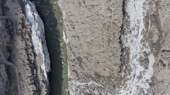 戈壁滩与冬季河流高清在线视频素材下载