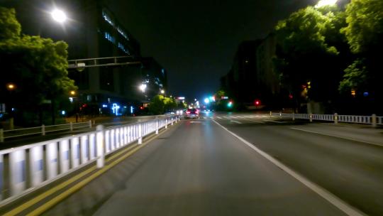 夜晚杭州市石祥西路车头行车空镜