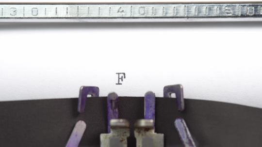 老式打字机打字视频素材模板下载
