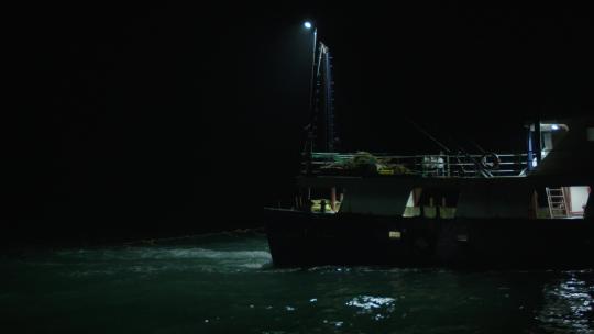 4kl1广东雷州渔船捕鱼汇合夜景